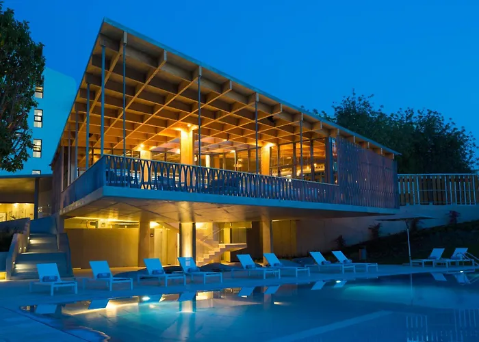 Ozadi Tavira Hotel